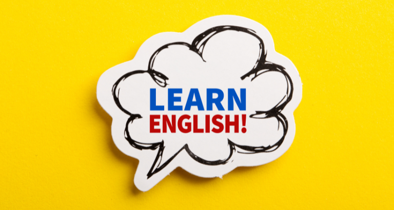 5 أسباب تجعل تعلم الإنجليزية أونلاين أفضل من المراكز التقليدية (دليلك الشامل 2026)